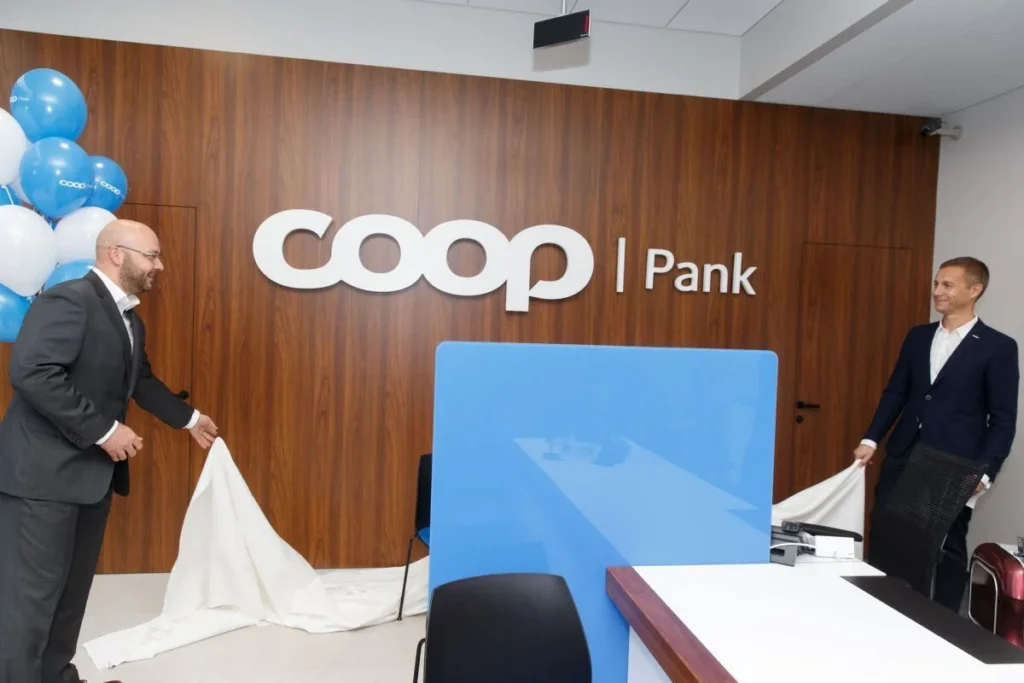 Coop Pank pakub mitmekesiseid laenutooteid, mis on mõeldud erinevateks vajadusteks – olgu selleks kodu ostmine, remont, auto soetamine või igapäevaste kulude katmine.